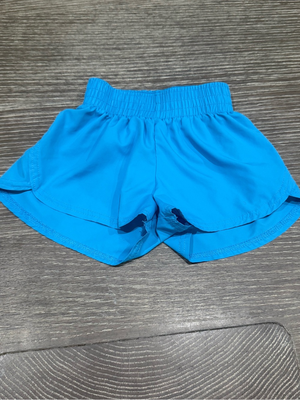 Like new size XSmall Azarhia Turquoise Elastic Waist athletic Shorts